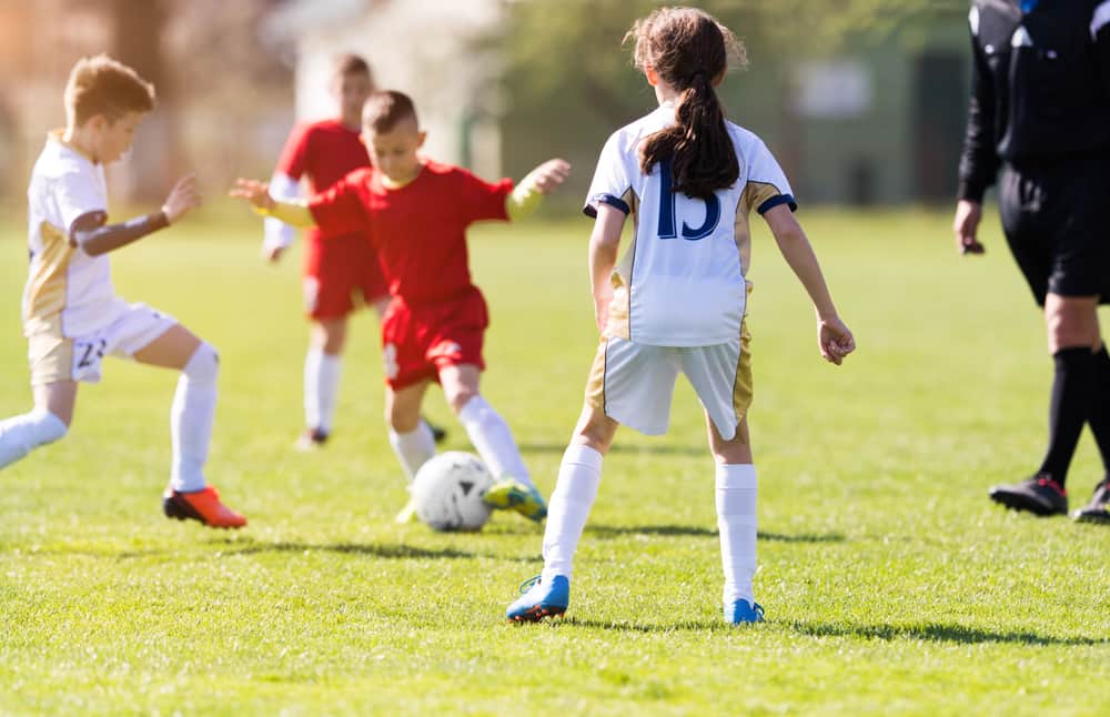 Jugar al fútbol es bueno para los huesos de los niños - Quo